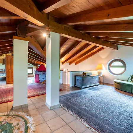 Hébergement de vacances Il Dipinto Sul Center: Terrace, Garden And Privare Garage - Happy Stresa