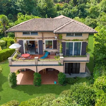 Il Dipinto Sul Center: Terrace, Garden And Privare Garage - Happy Hébergement de vacances Stresa